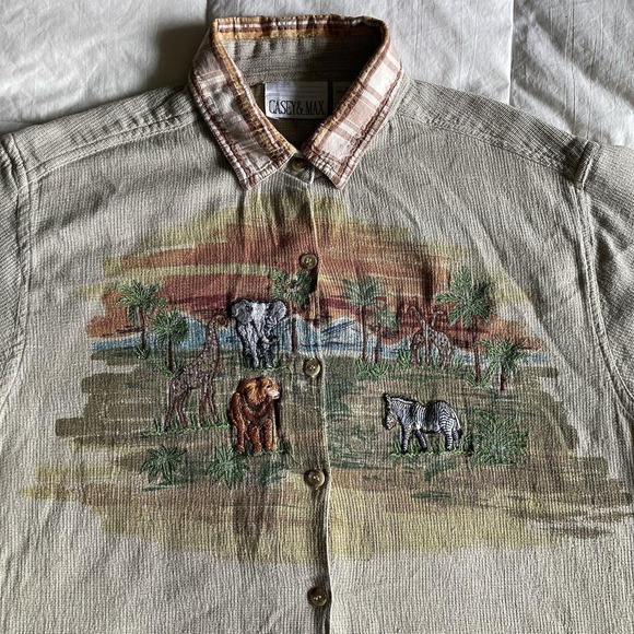 Vtg Casey & Max Safari Animal Embroidered Button Up Shirt Womens L Beige Africa - Picture 3 of 12
